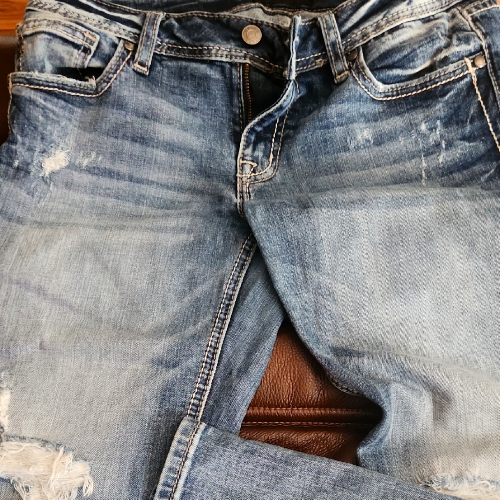 Miss Me Ankle Skinny Jeans with Distressed Details